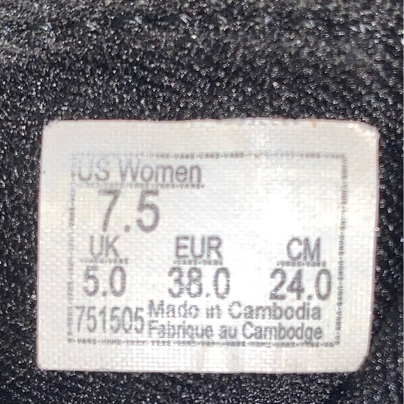 Vans Women’s lace up sneakers good used condition size 7.5. - Picture 4 of 7